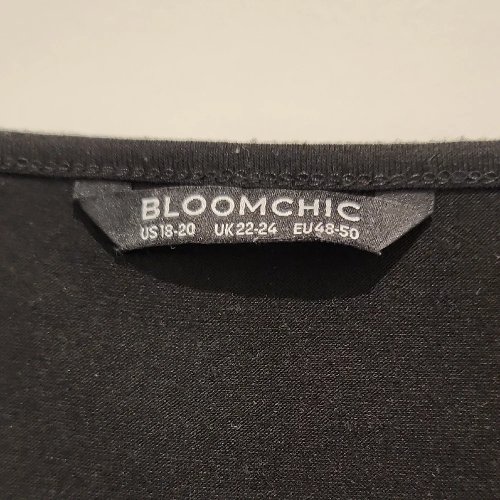 Bloomchic Black Pleated Front Button Detail Soft Tee 2x - Picture 3 of 4